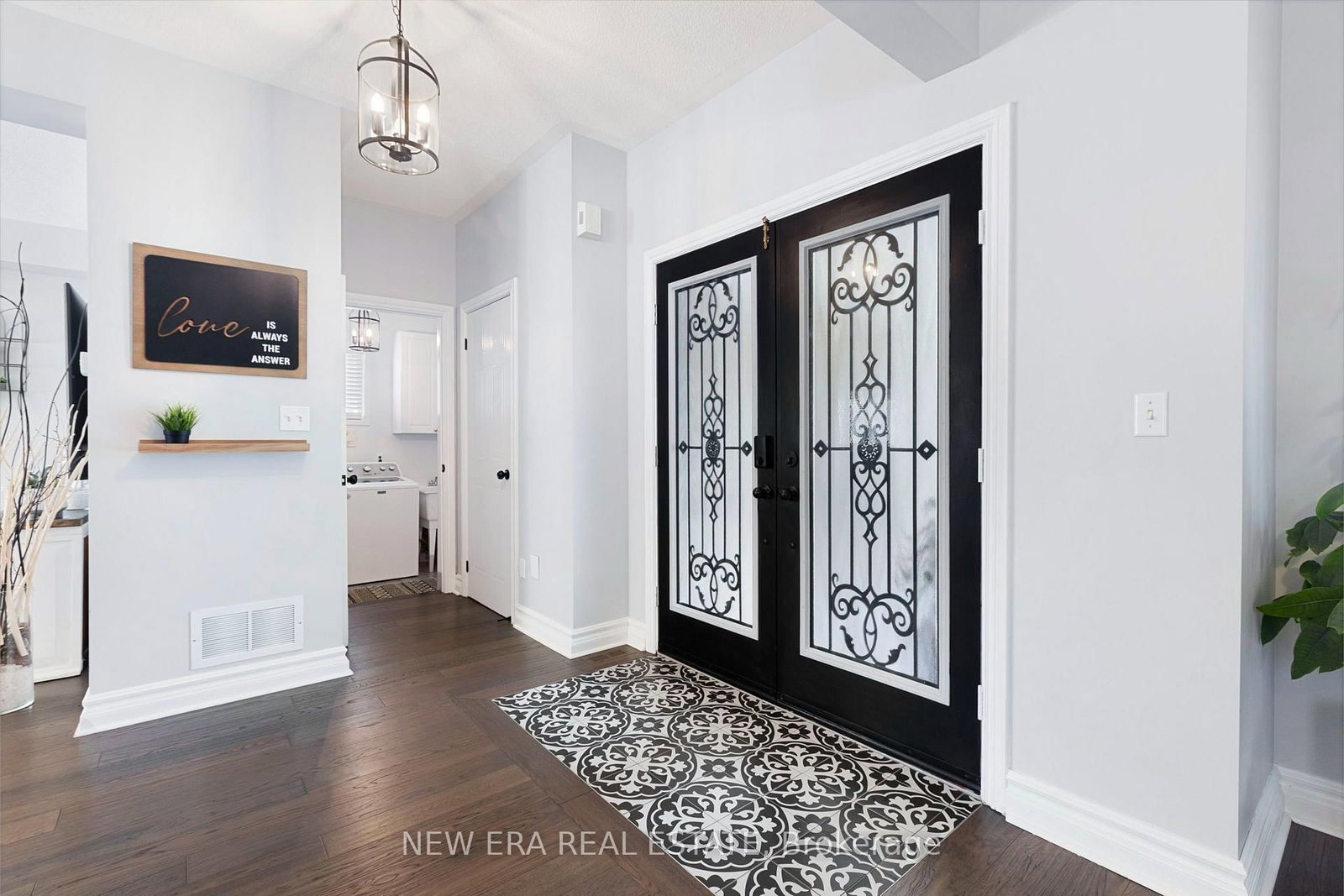 3 Gilchrist Court • Whitby, ON photo 4