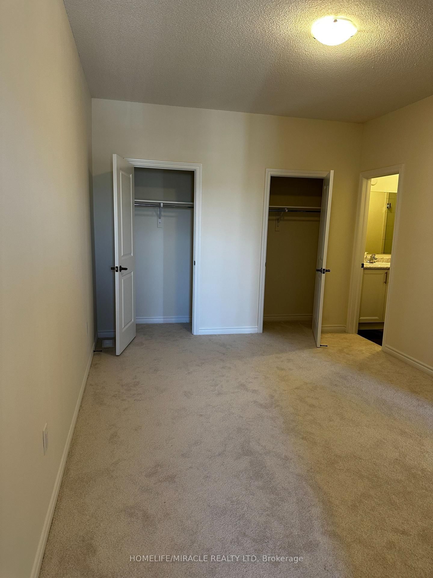 71 MCGOWAN Dr, Whitby, view 11