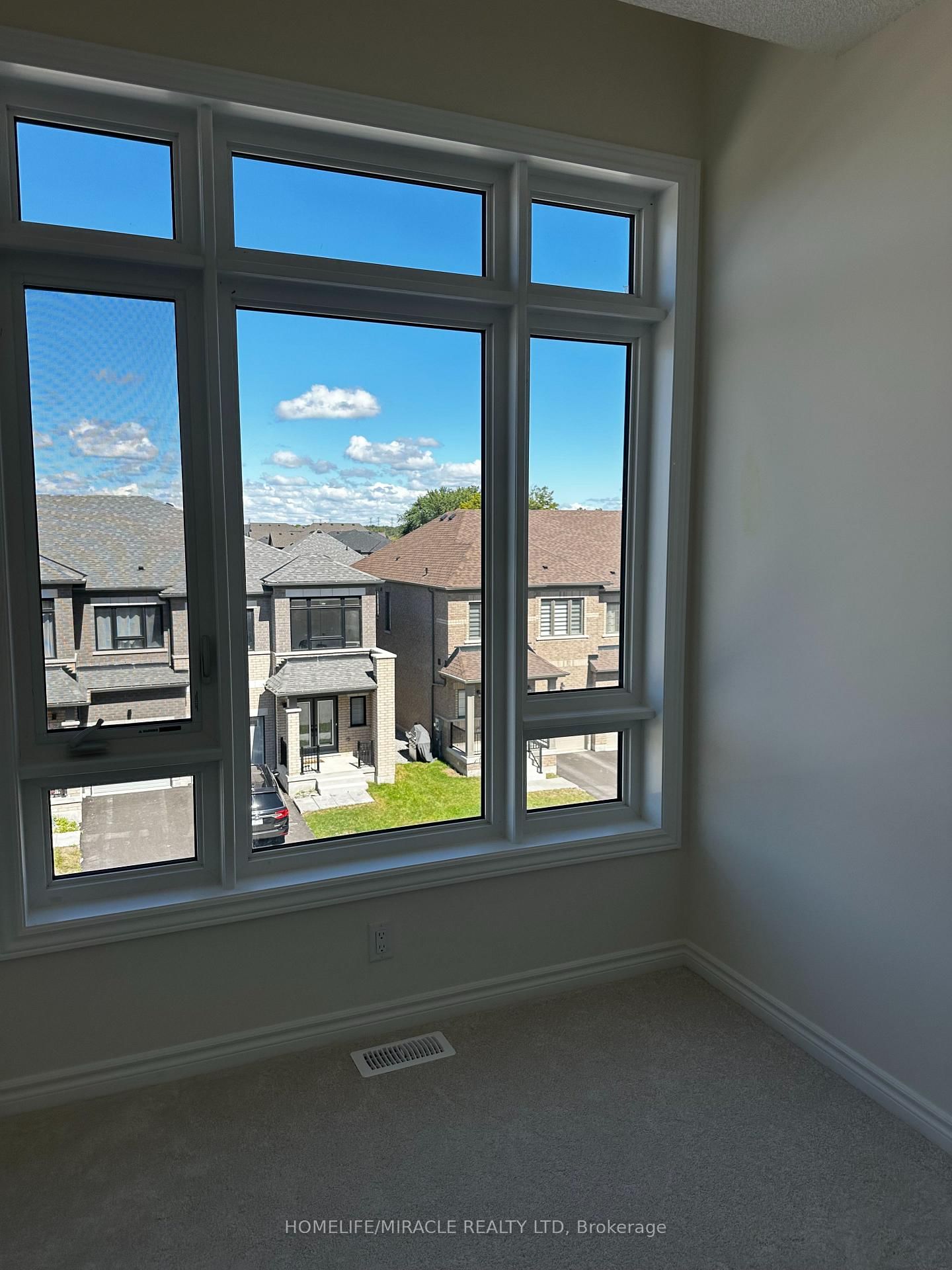 71 MCGOWAN Dr, Whitby, view 12