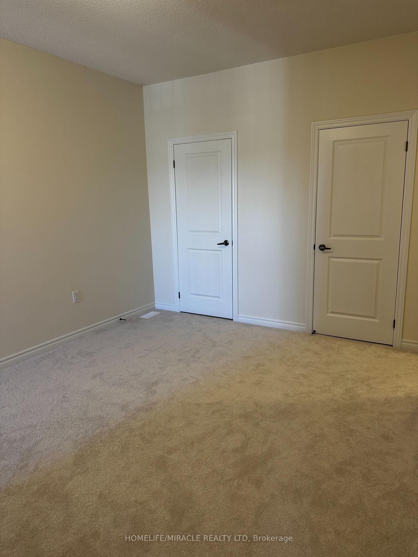 71 MCGOWAN Dr, Whitby, view 13