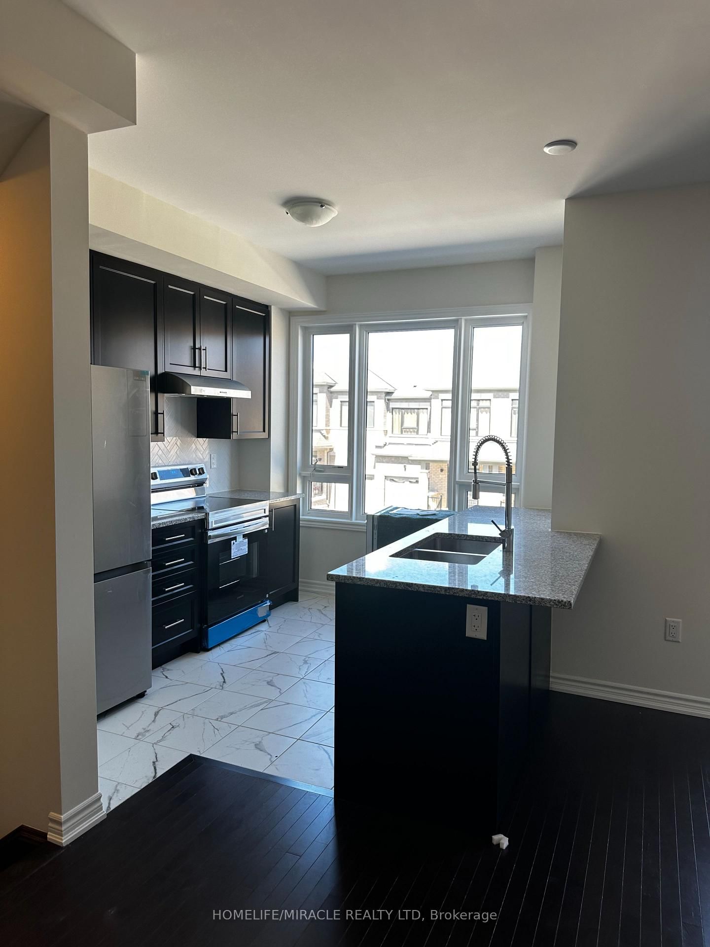 71 MCGOWAN Dr, Whitby, view 5