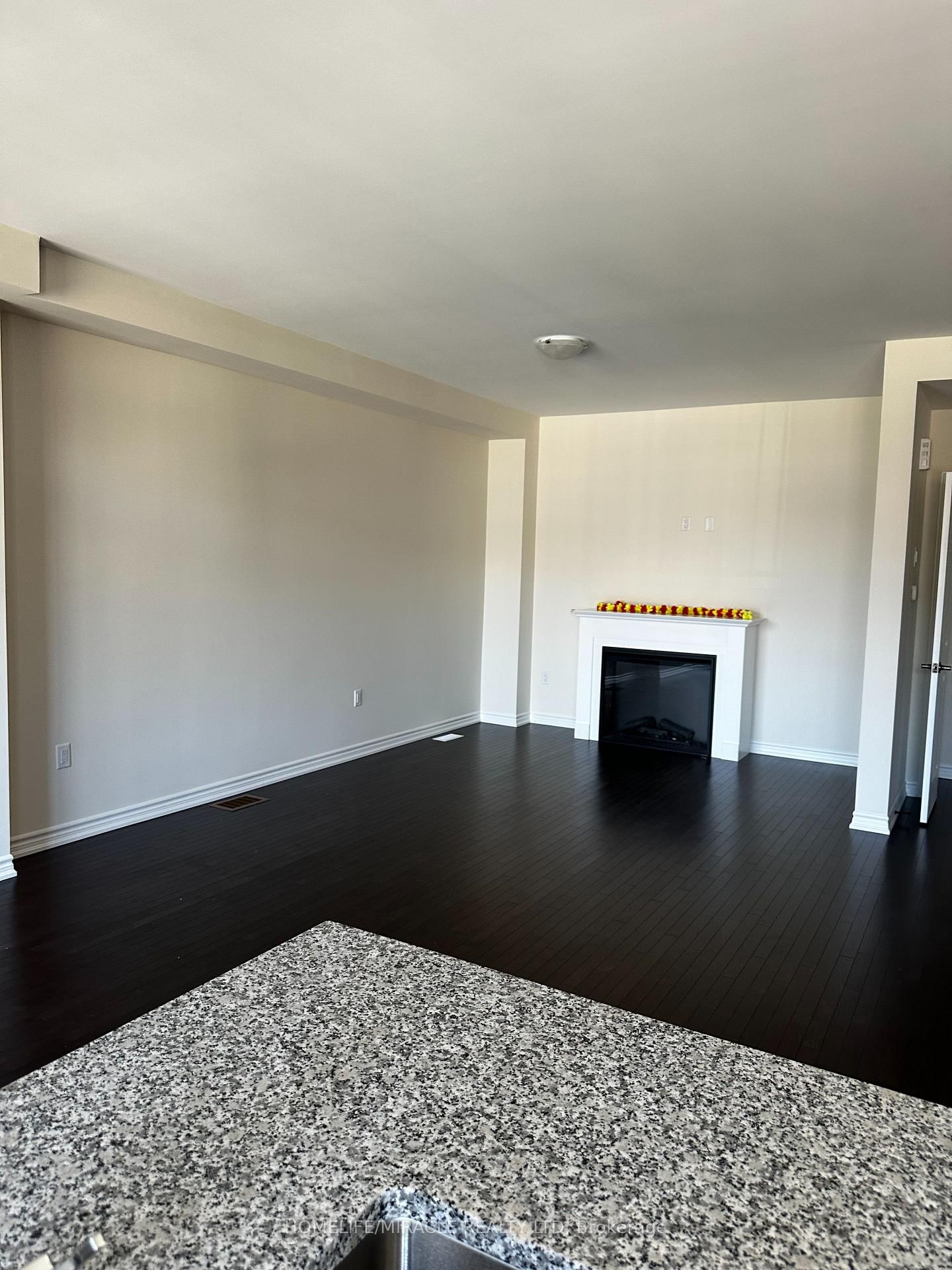 71 MCGOWAN Dr, Whitby, view 8
