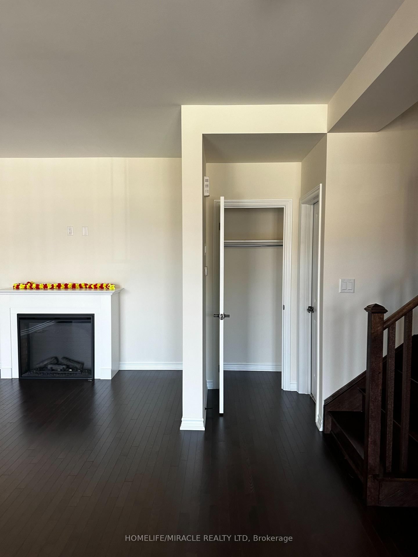 71 MCGOWAN Dr, Whitby, view 9
