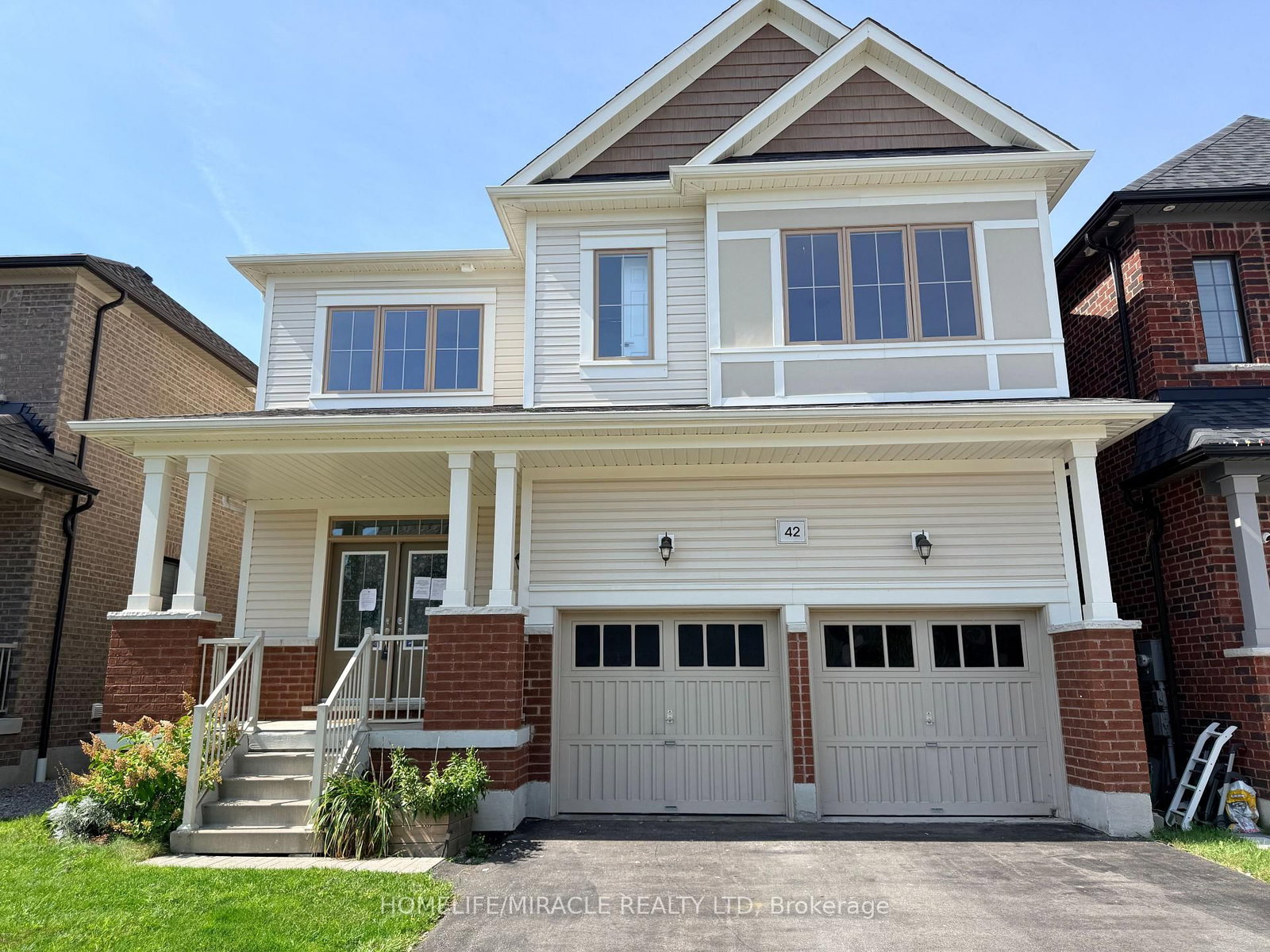 42 Arthur Mclaughlin Street • Clarington, ON photo 1