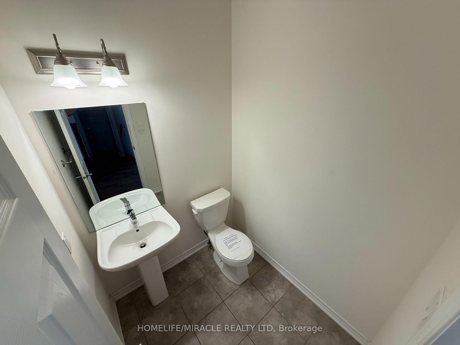 42 Arthur Mclaughlin Street • Clarington, ON photo 10