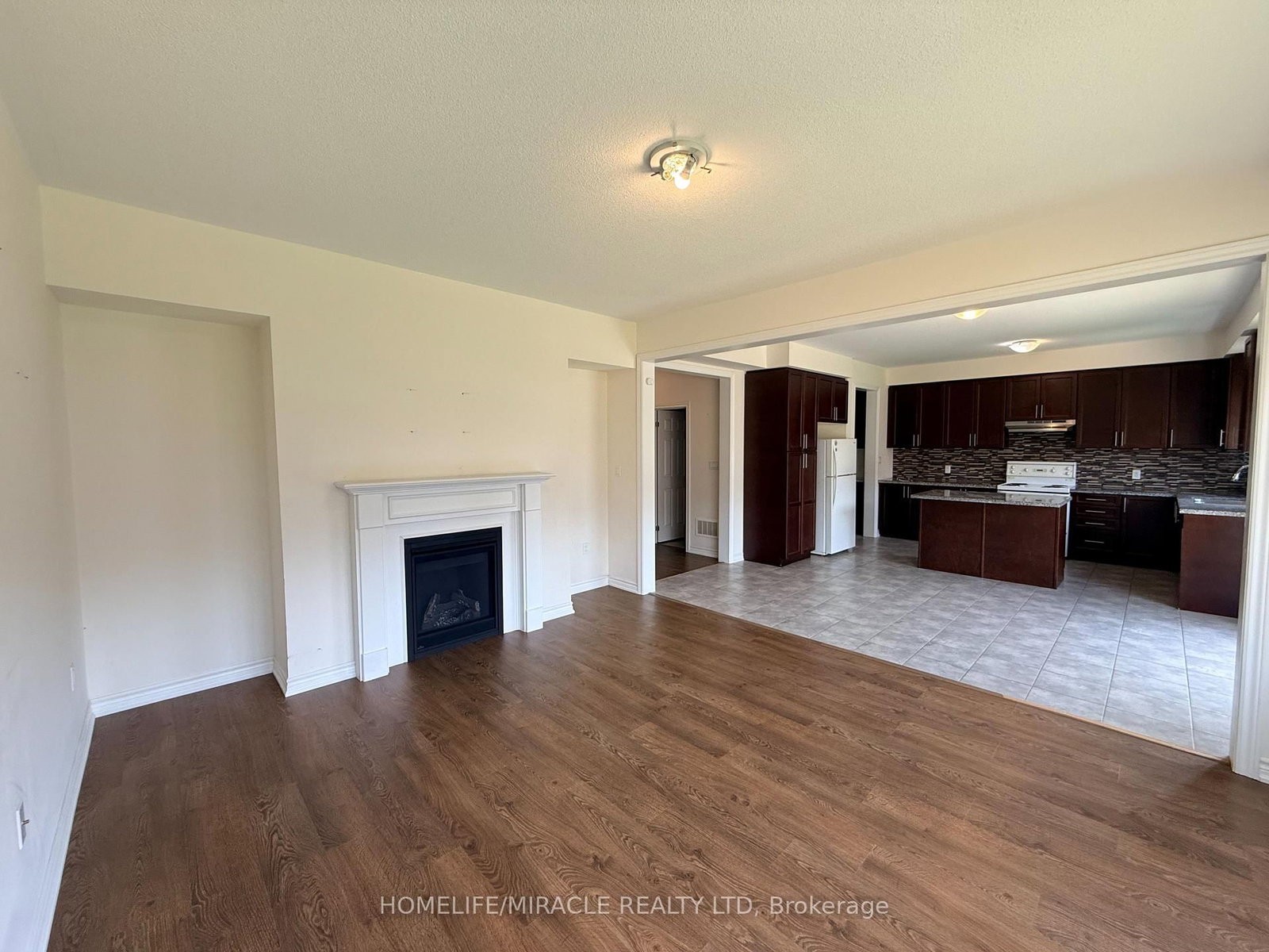 42 Arthur Mclaughlin Street • Clarington, ON photo 12