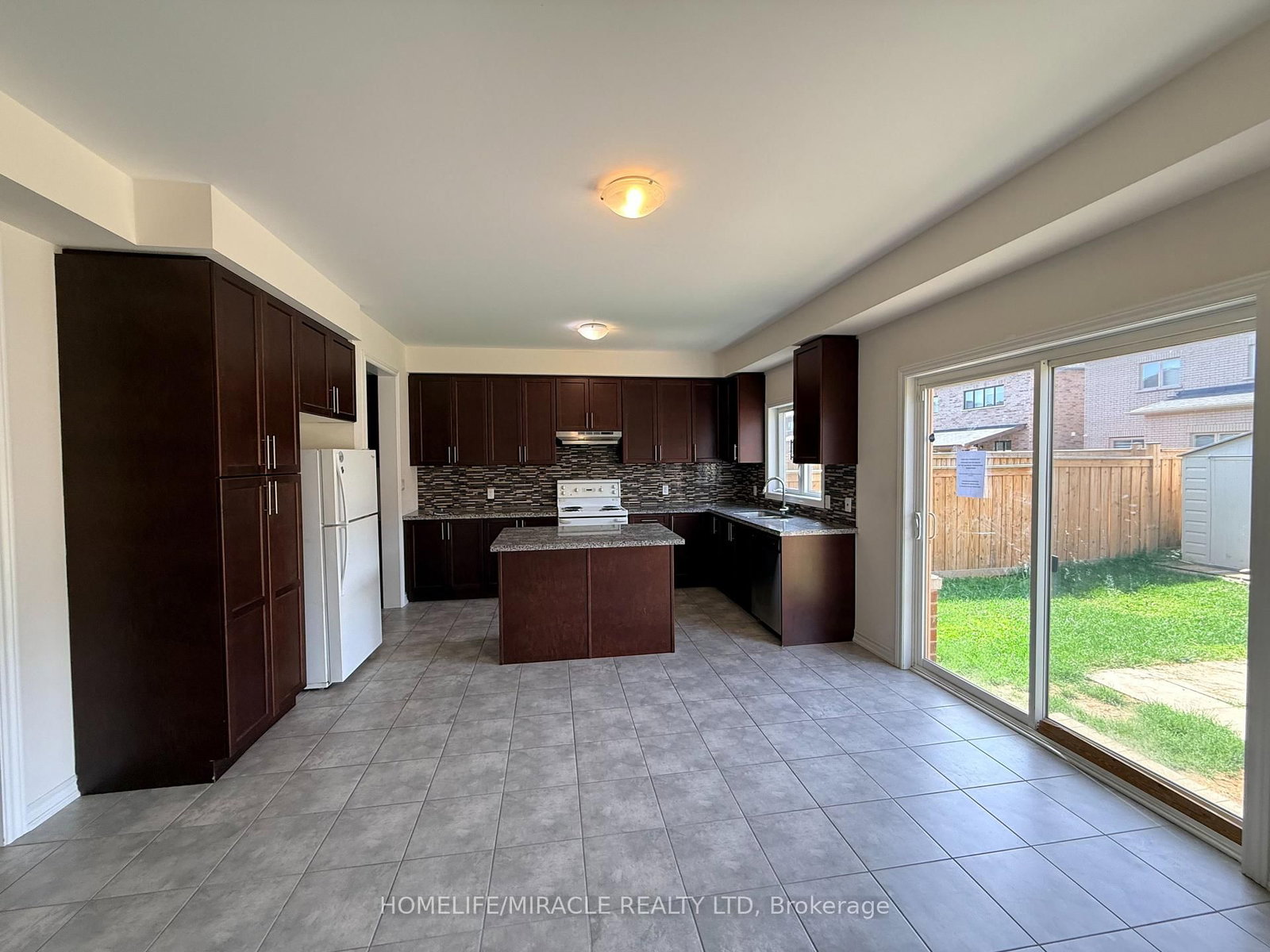 42 Arthur Mclaughlin Street • Clarington, ON photo 14