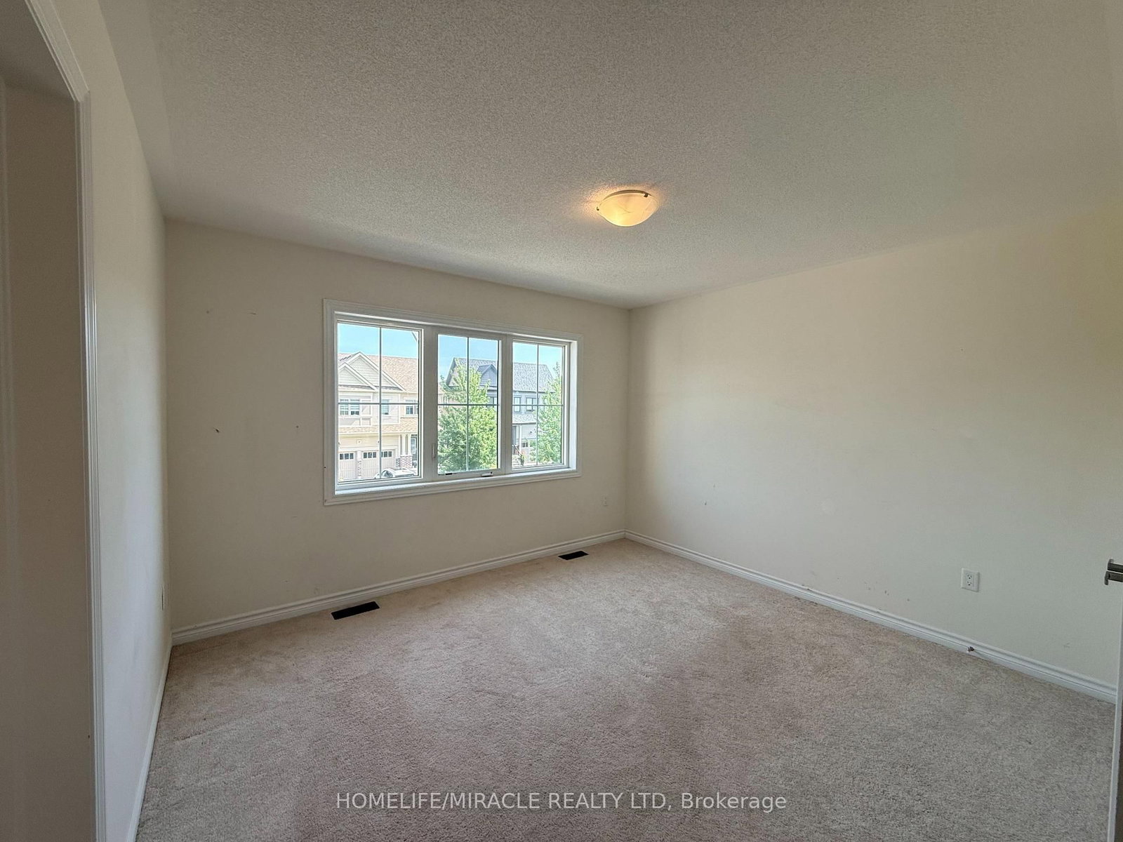 42 Arthur Mclaughlin Street • Clarington, ON photo 24