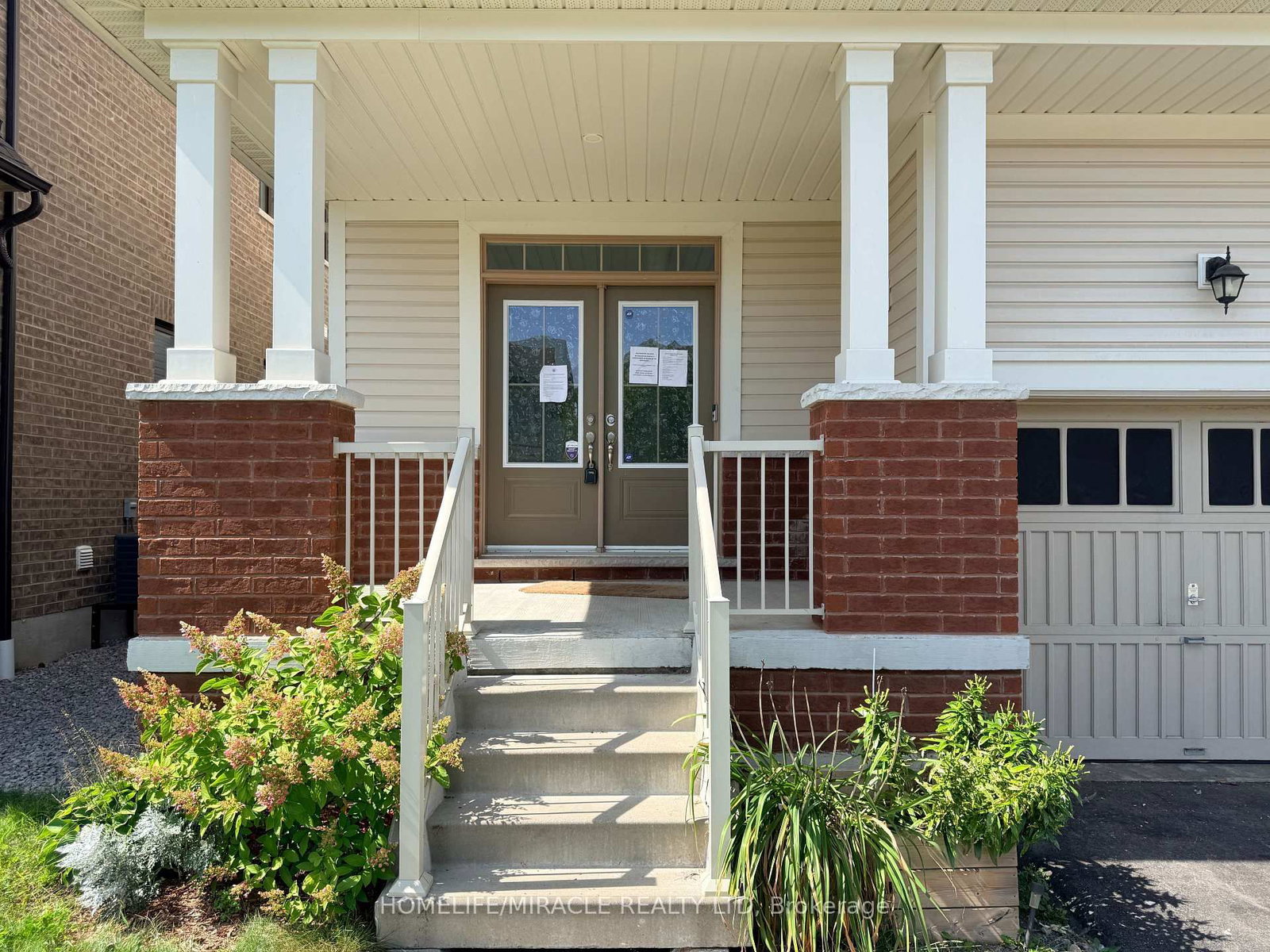 42 Arthur Mclaughlin Street • Clarington, ON photo 3