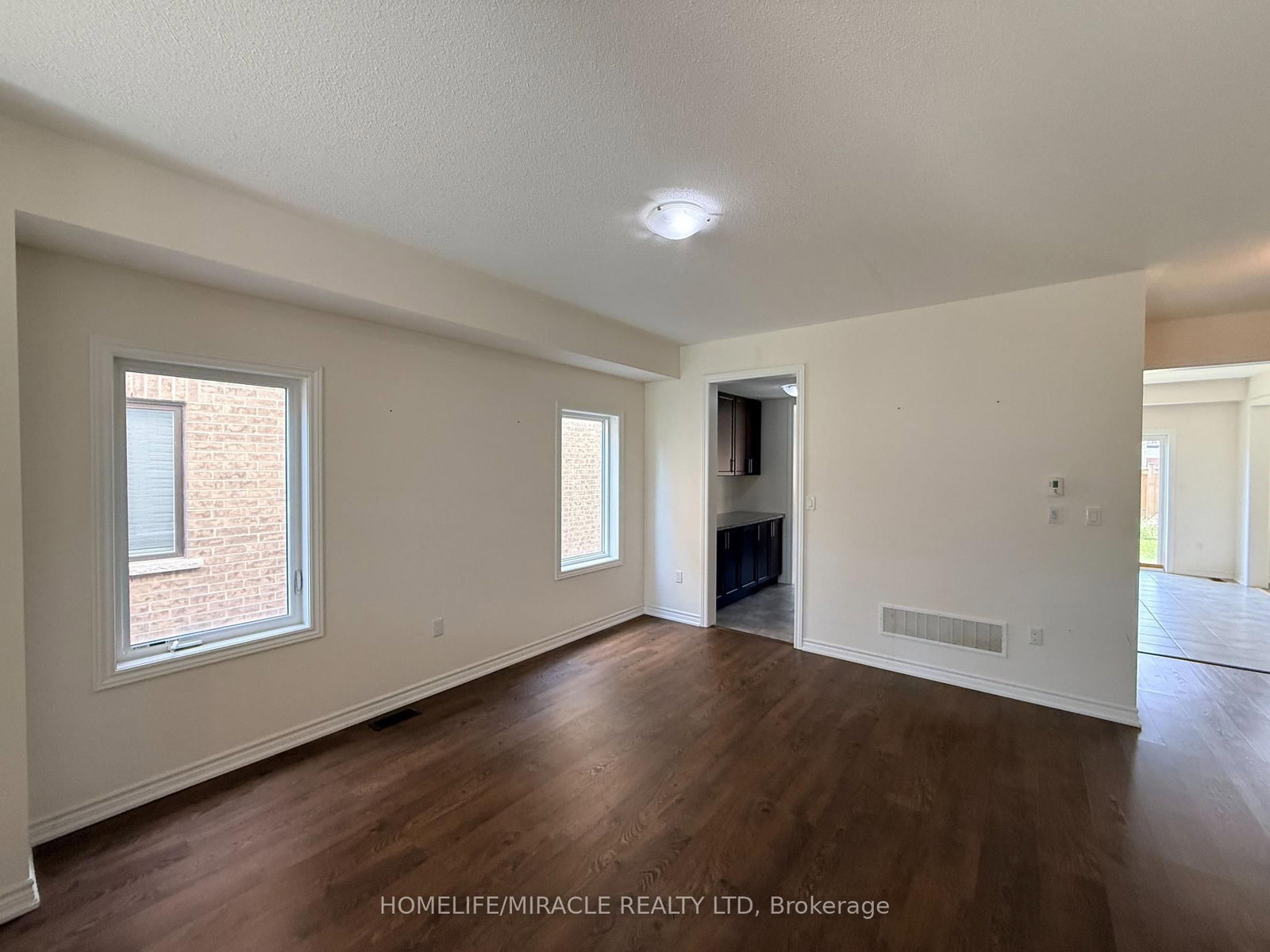 42 Arthur Mclaughlin Street • Clarington, ON photo 6