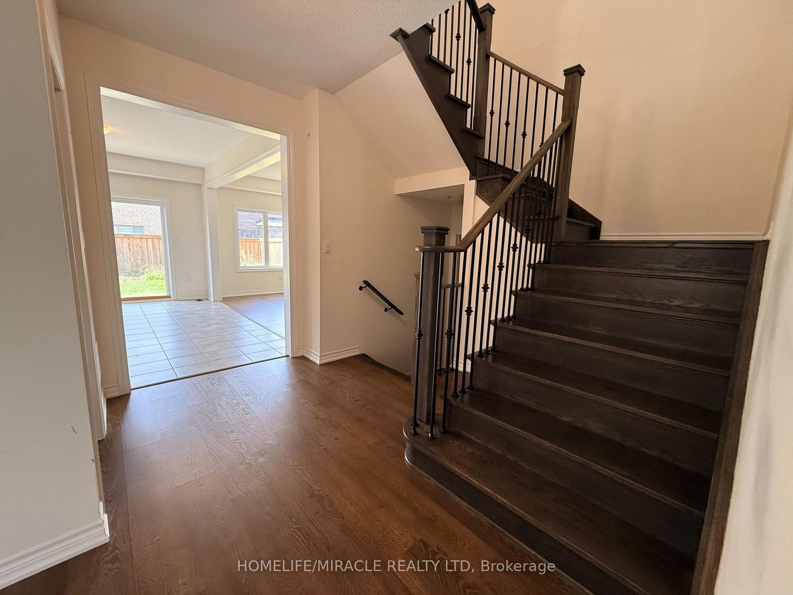 42 Arthur Mclaughlin Street • Clarington, ON photo 9