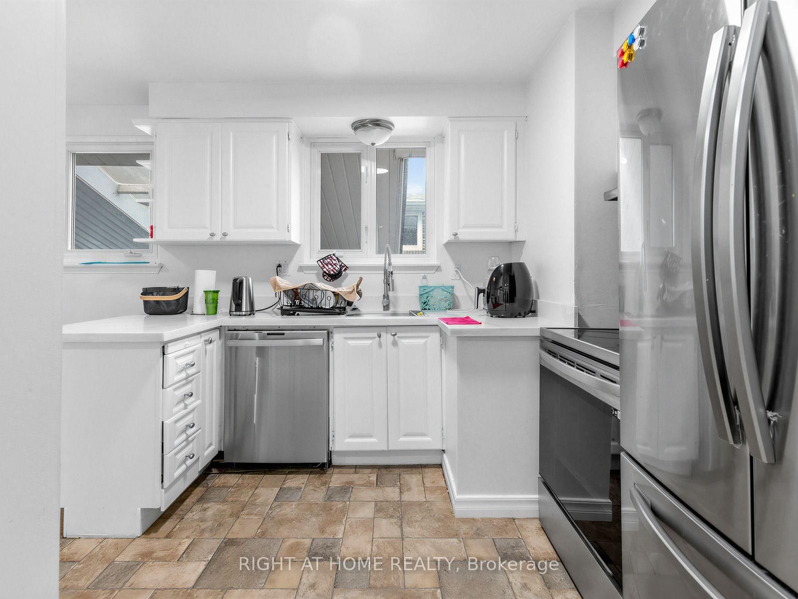 346 Lorindale Drive • Oshawa, ON photo 11