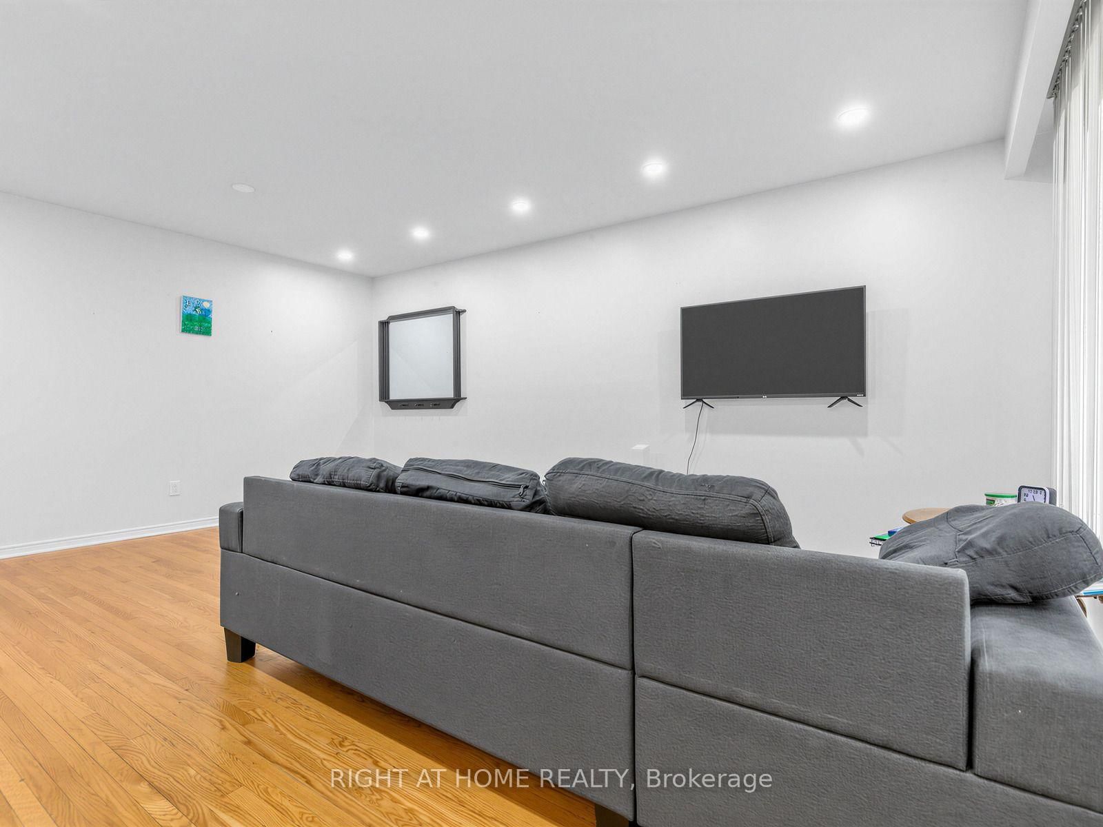 346 Lorindale Drive • Oshawa, ON photo 6