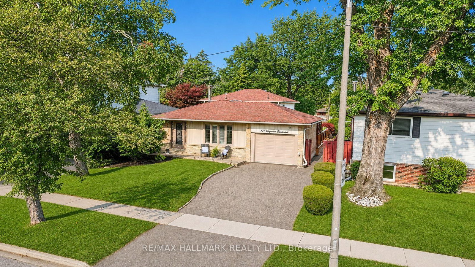 117 Clappison Boulevard • Toronto, ON photo 2