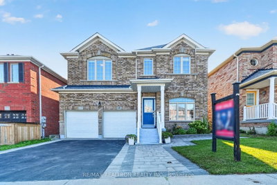 18 Carter-Bennett Drive • Ajax, ON photo 2
