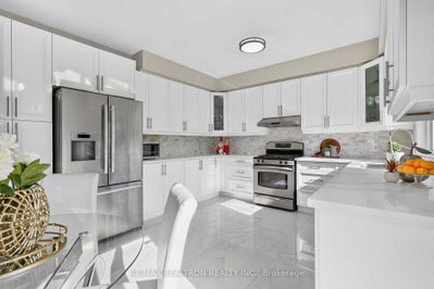 18 Carter-Bennett Drive • Ajax, ON photo 6