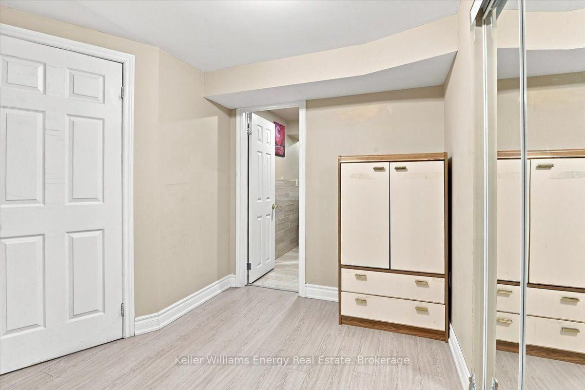 21 Upland Dr, Whitby, view 11