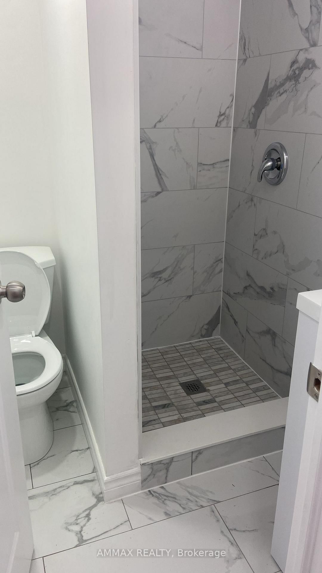 2632 Apricot Lane, Pickering 4