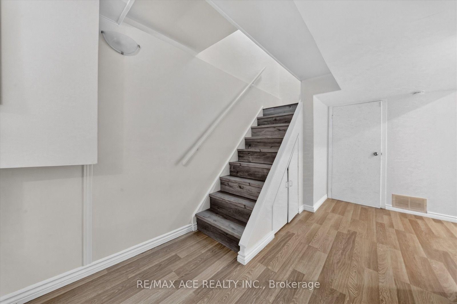 101 Greenfield Crescent • Whitby, ON photo 27