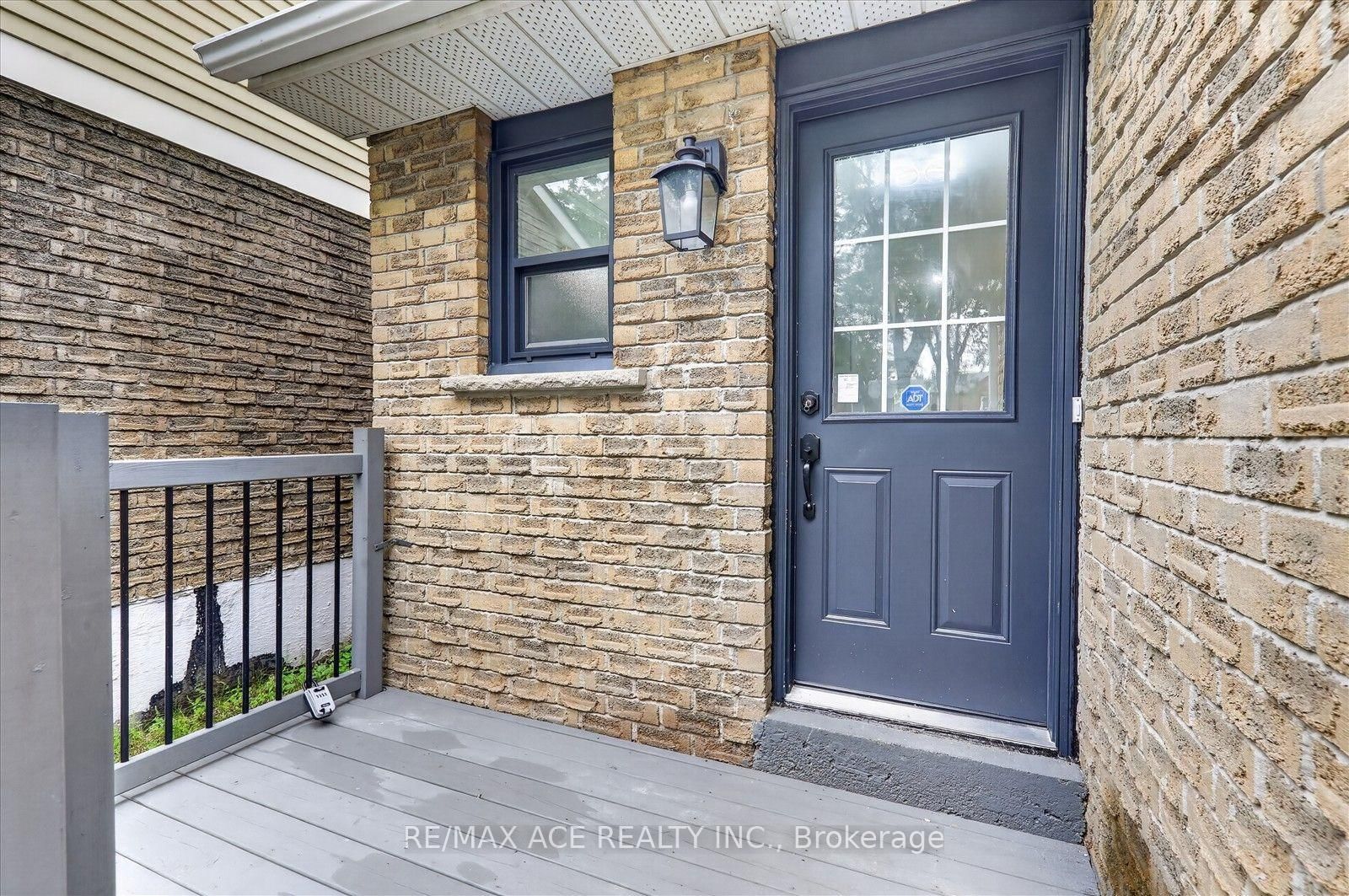 101 Greenfield Crescent • Whitby, ON photo 5