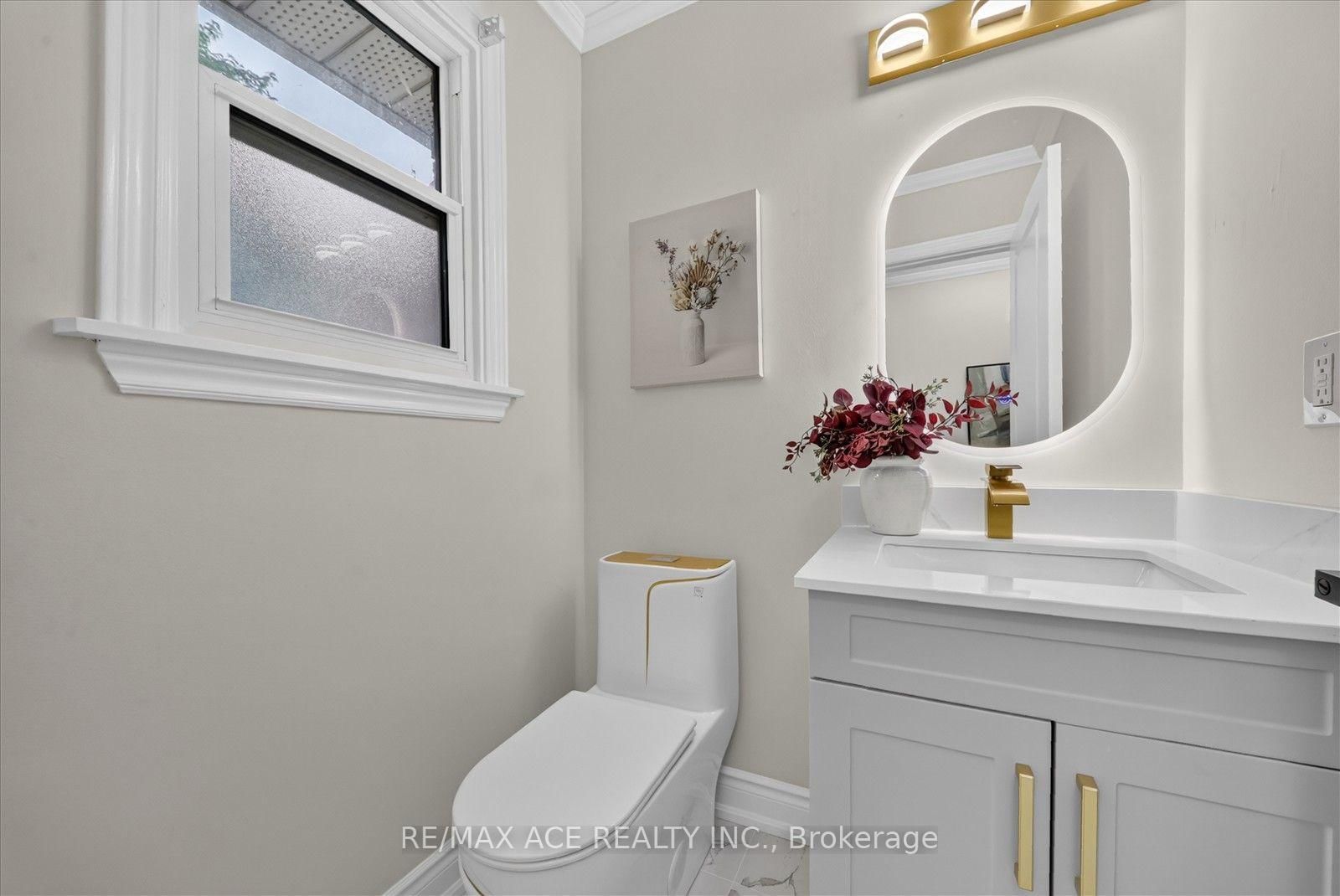 101 Greenfield Crescent • Whitby, ON photo 8