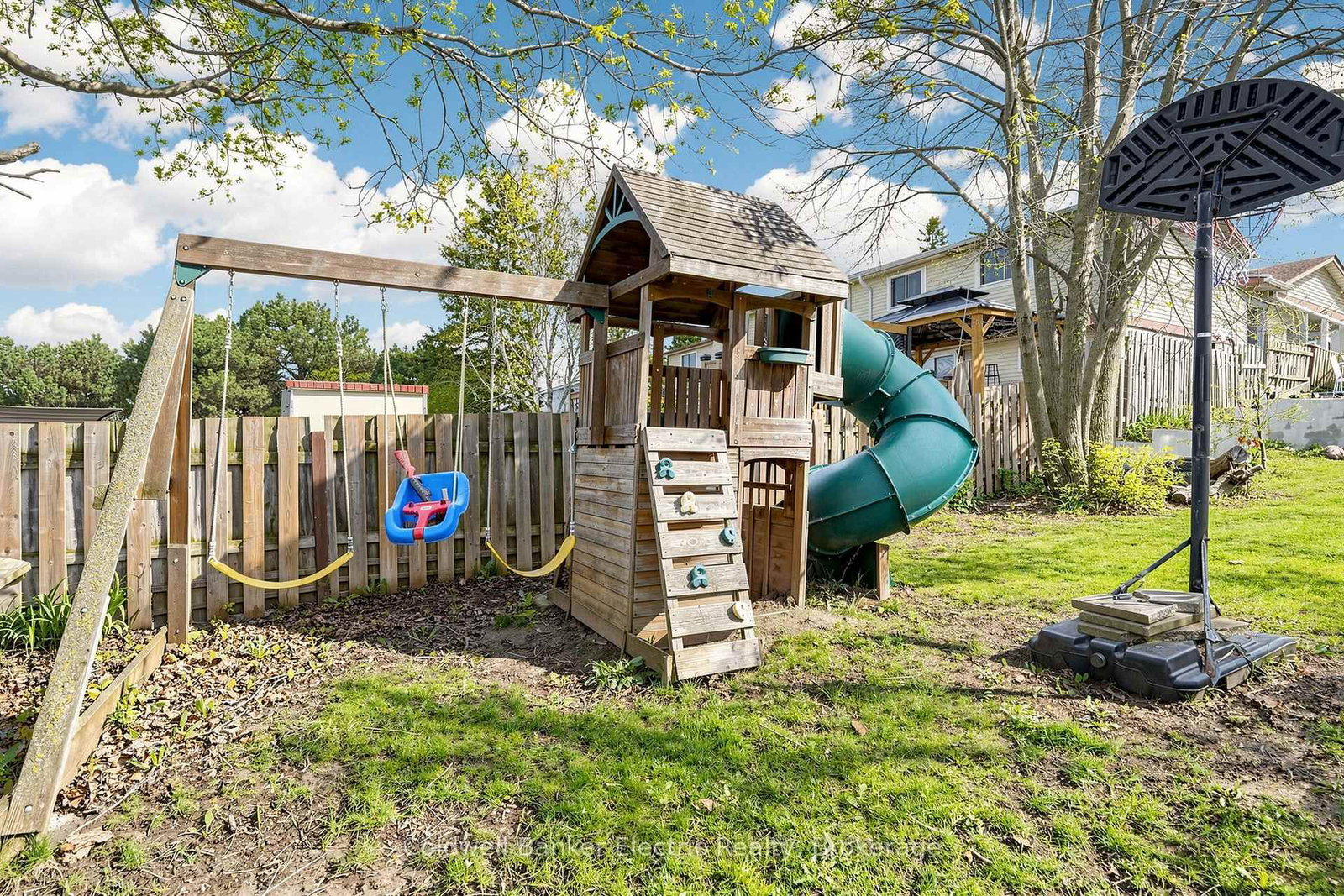900 Southridge Street • Oshawa, ON photo 37