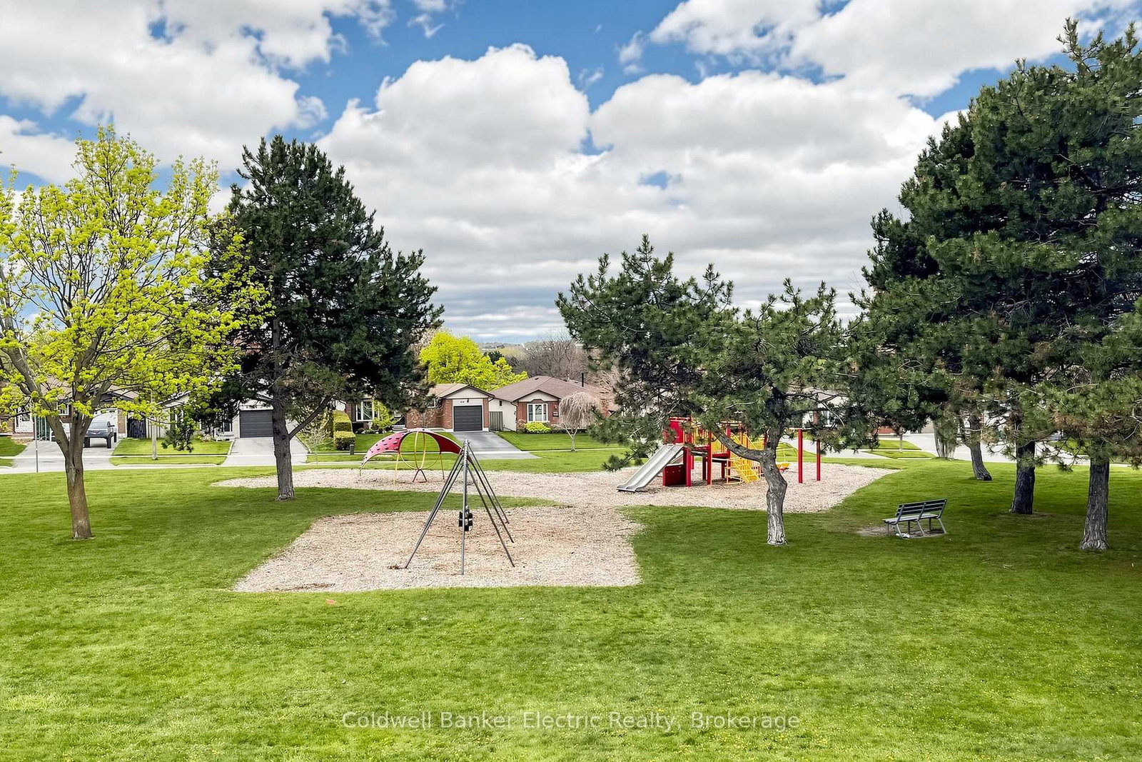 900 Southridge Street • Oshawa, ON photo 39