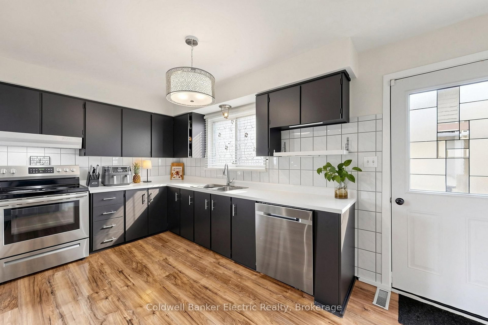 900 Southridge Street • Oshawa, ON photo 9