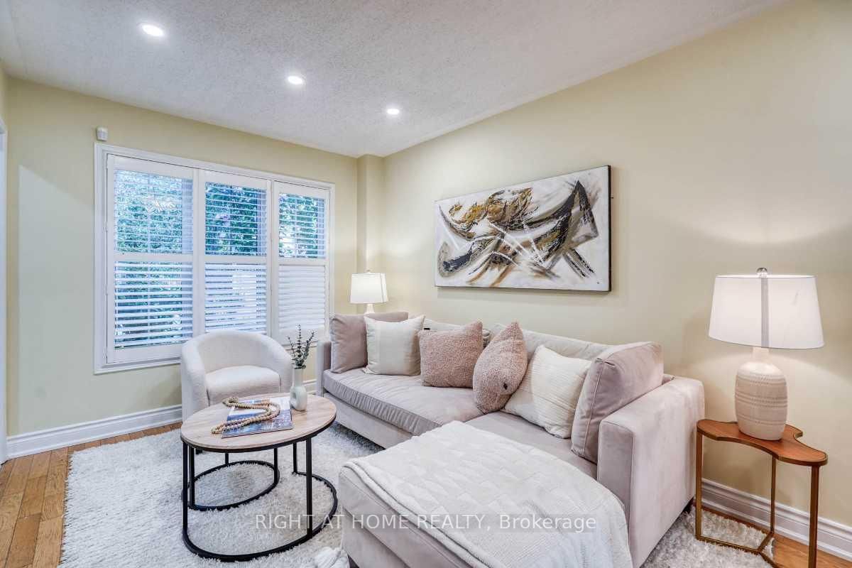 2304 Winlord Place • Oshawa, ON photo 3