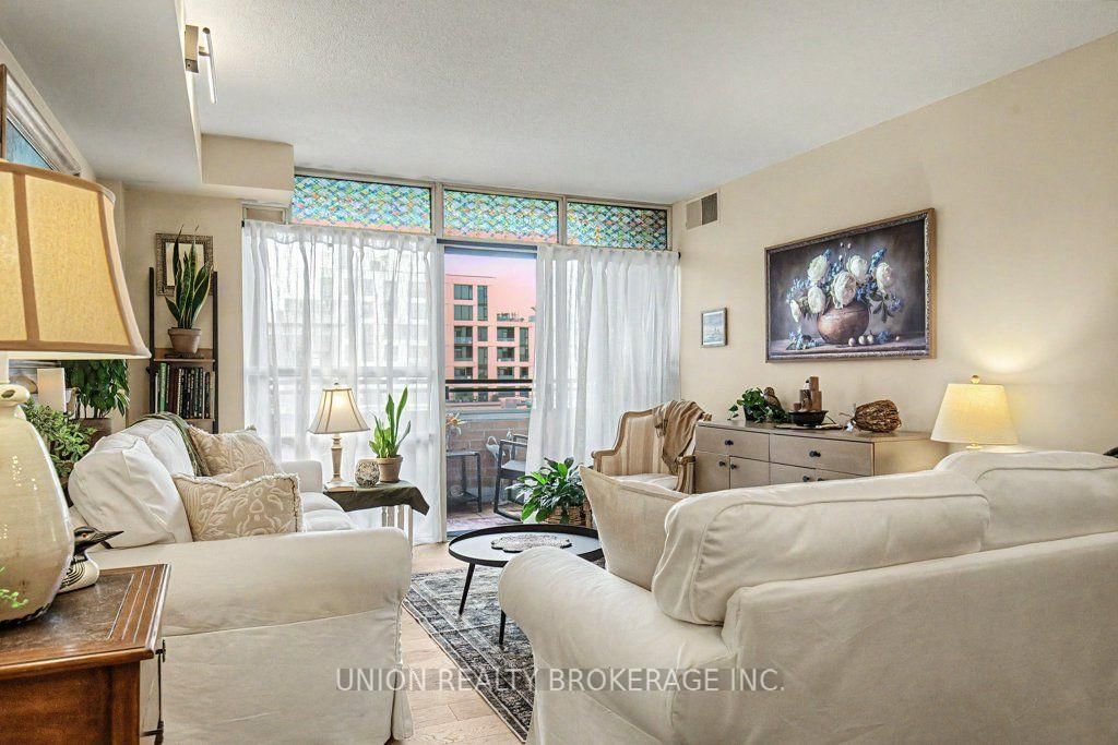 1093 Kingston Road • #905 • Toronto, ON photo 11