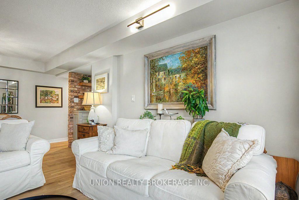 1093 Kingston Road • #905 • Toronto, ON photo 16