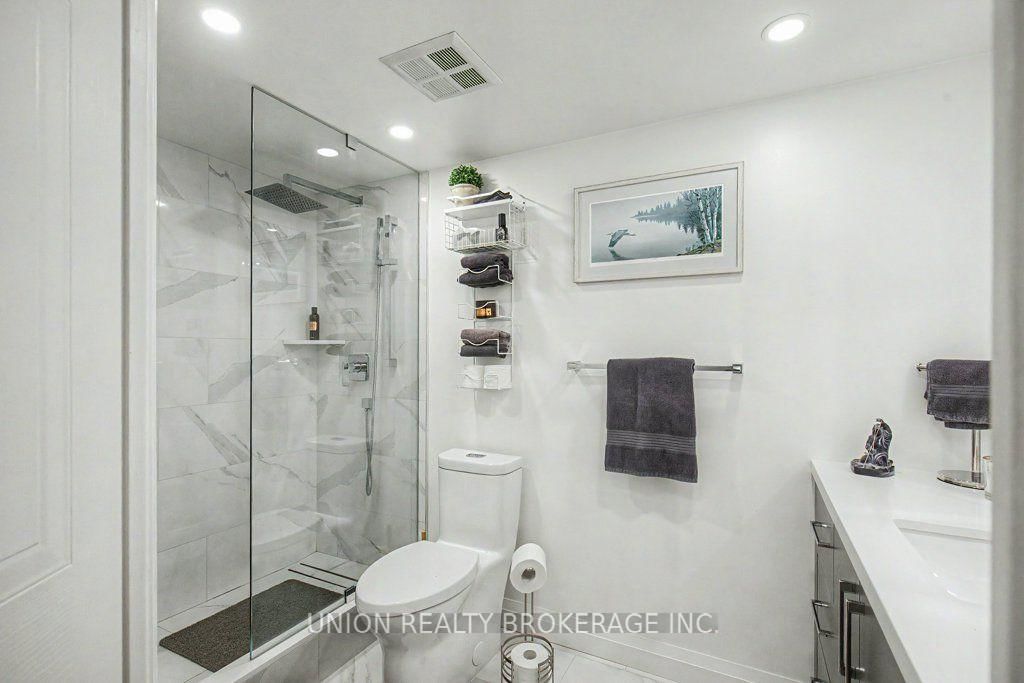 1093 Kingston Road • #905 • Toronto, ON photo 22