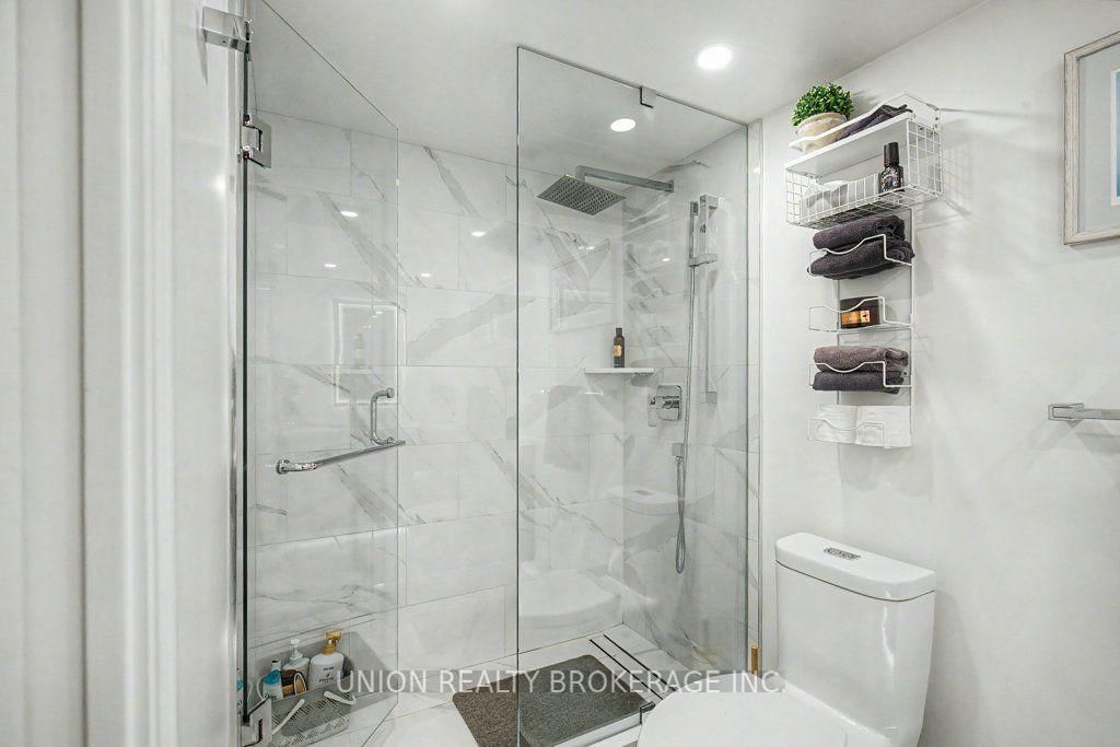 1093 Kingston Road • #905 • Toronto, ON photo 23