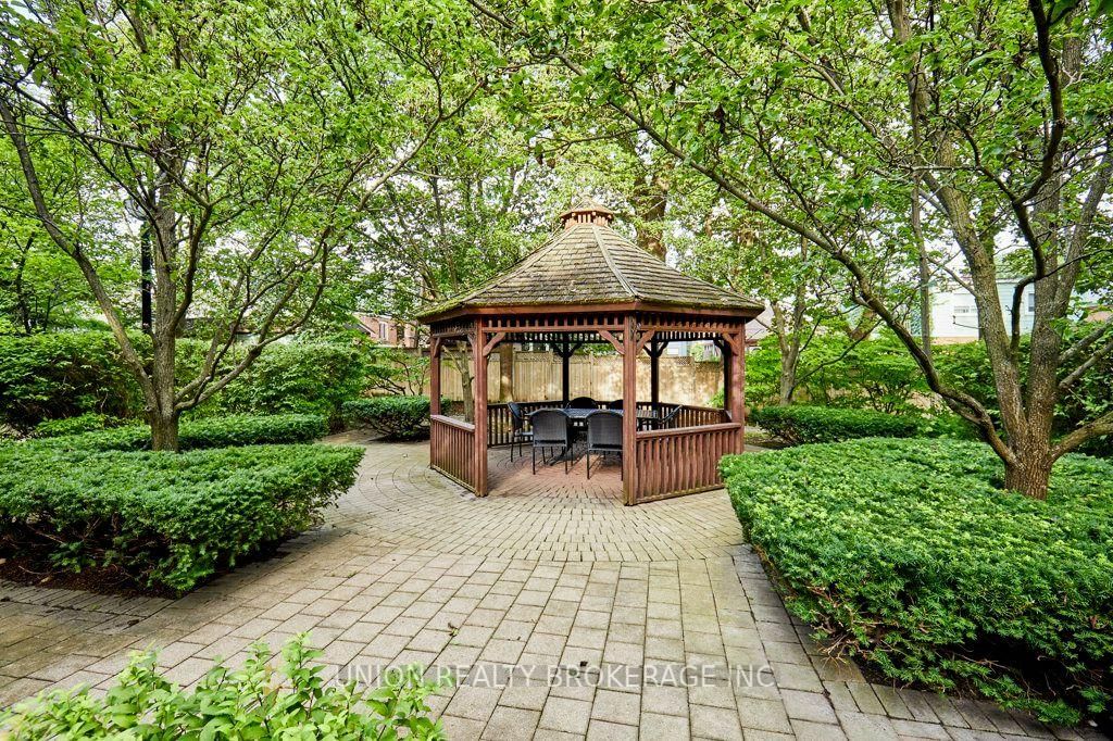 1093 Kingston Road • #905 • Toronto, ON photo 32