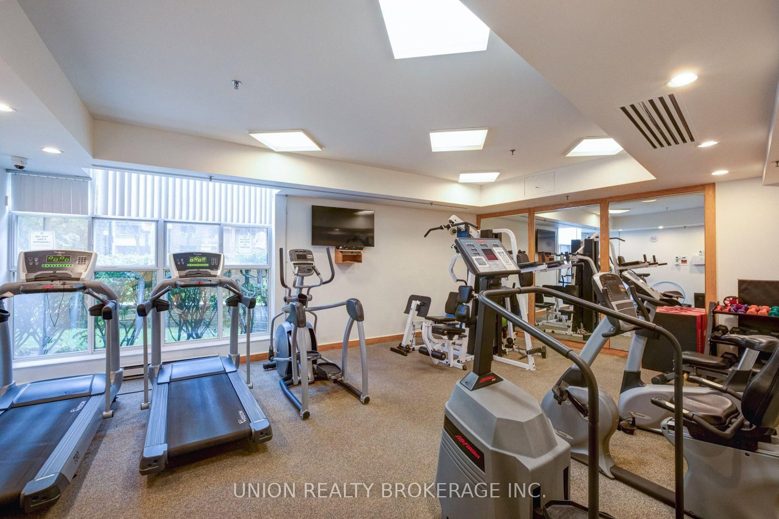 1093 Kingston Road • #905 • Toronto, ON photo 35