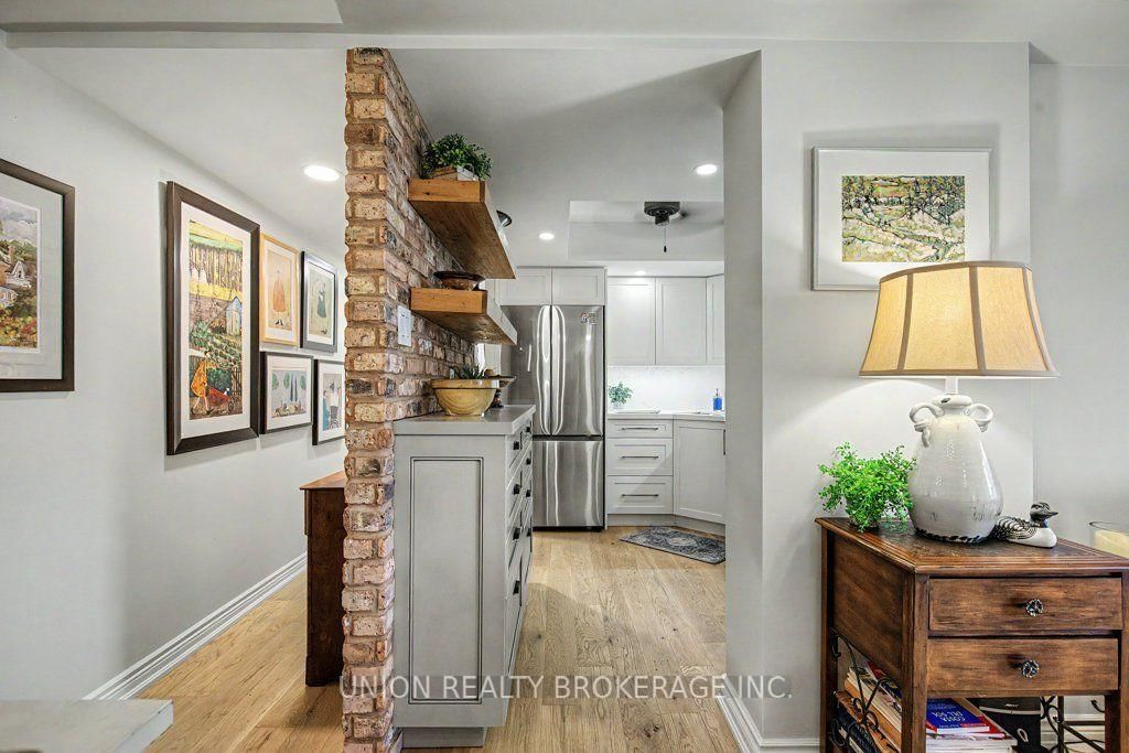 1093 Kingston Road • #905 • Toronto, ON photo 4