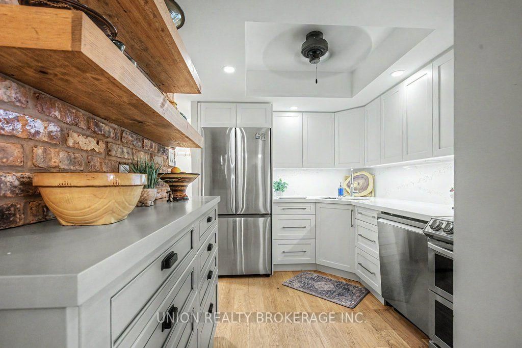 1093 Kingston Road • #905 • Toronto, ON photo 8