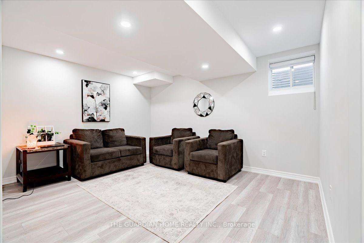 45 Barkerville Drive • Whitby, ON photo 41