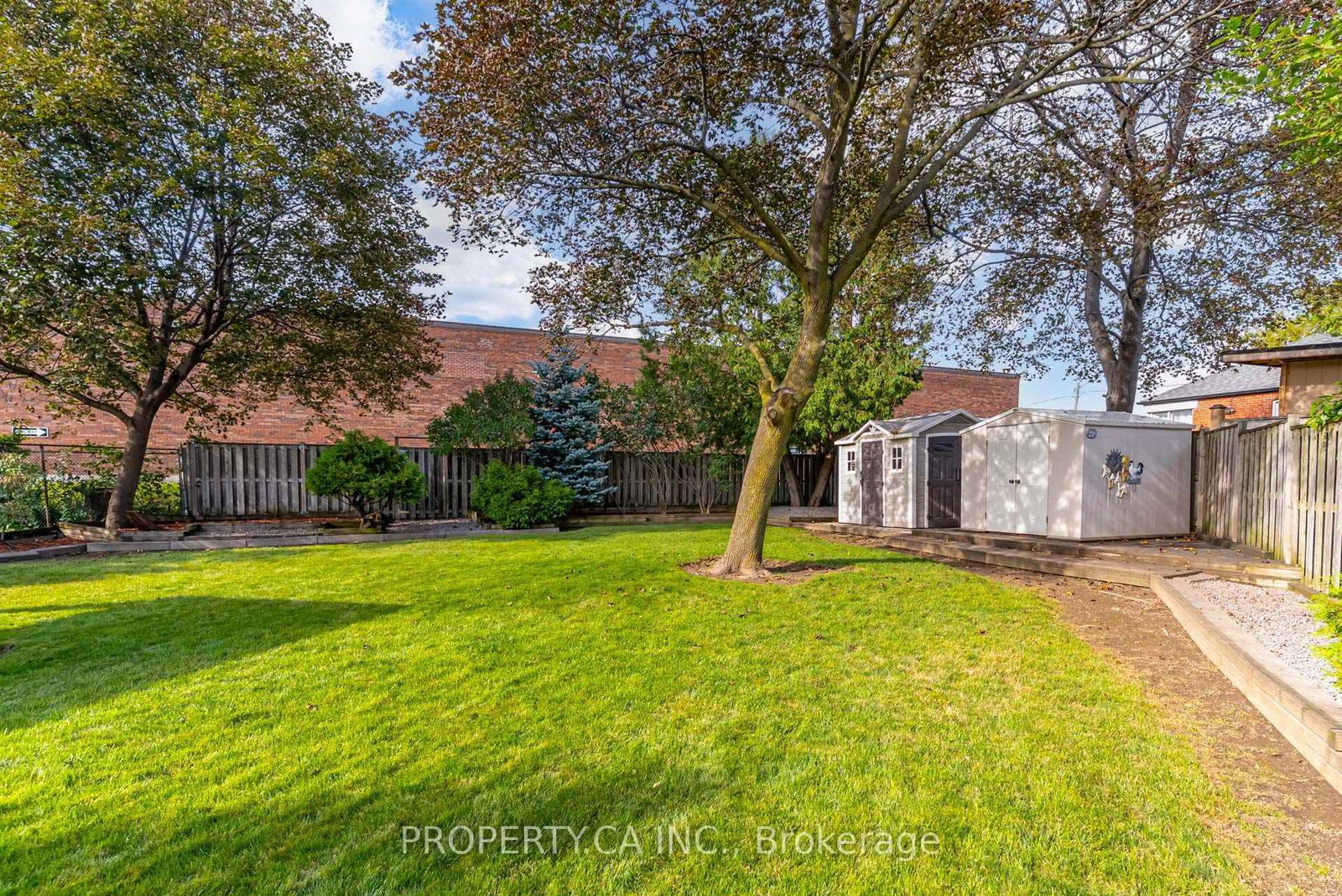 11 Barnsley Court • Toronto, ON photo 29