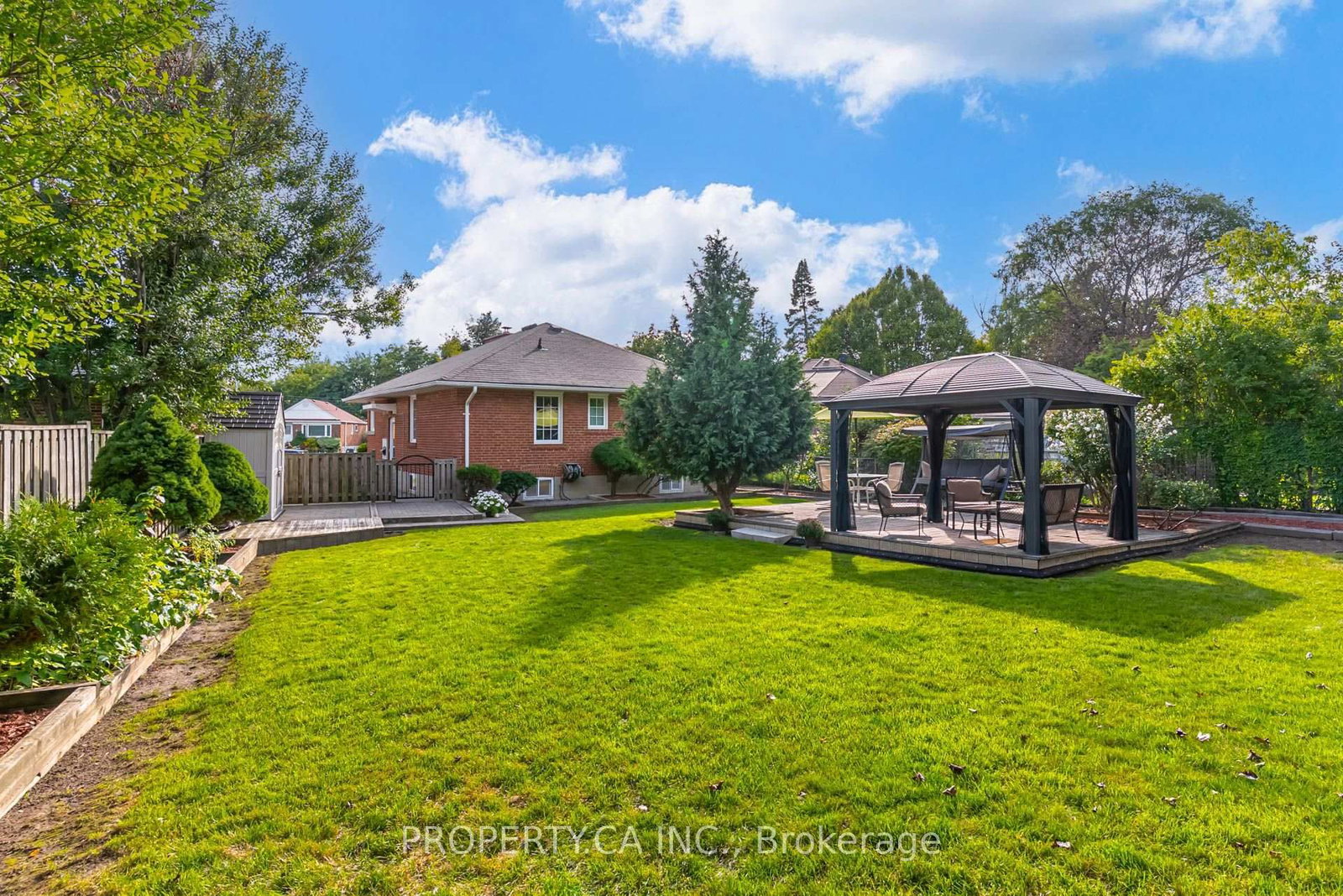 11 Barnsley Court • Toronto, ON photo 30