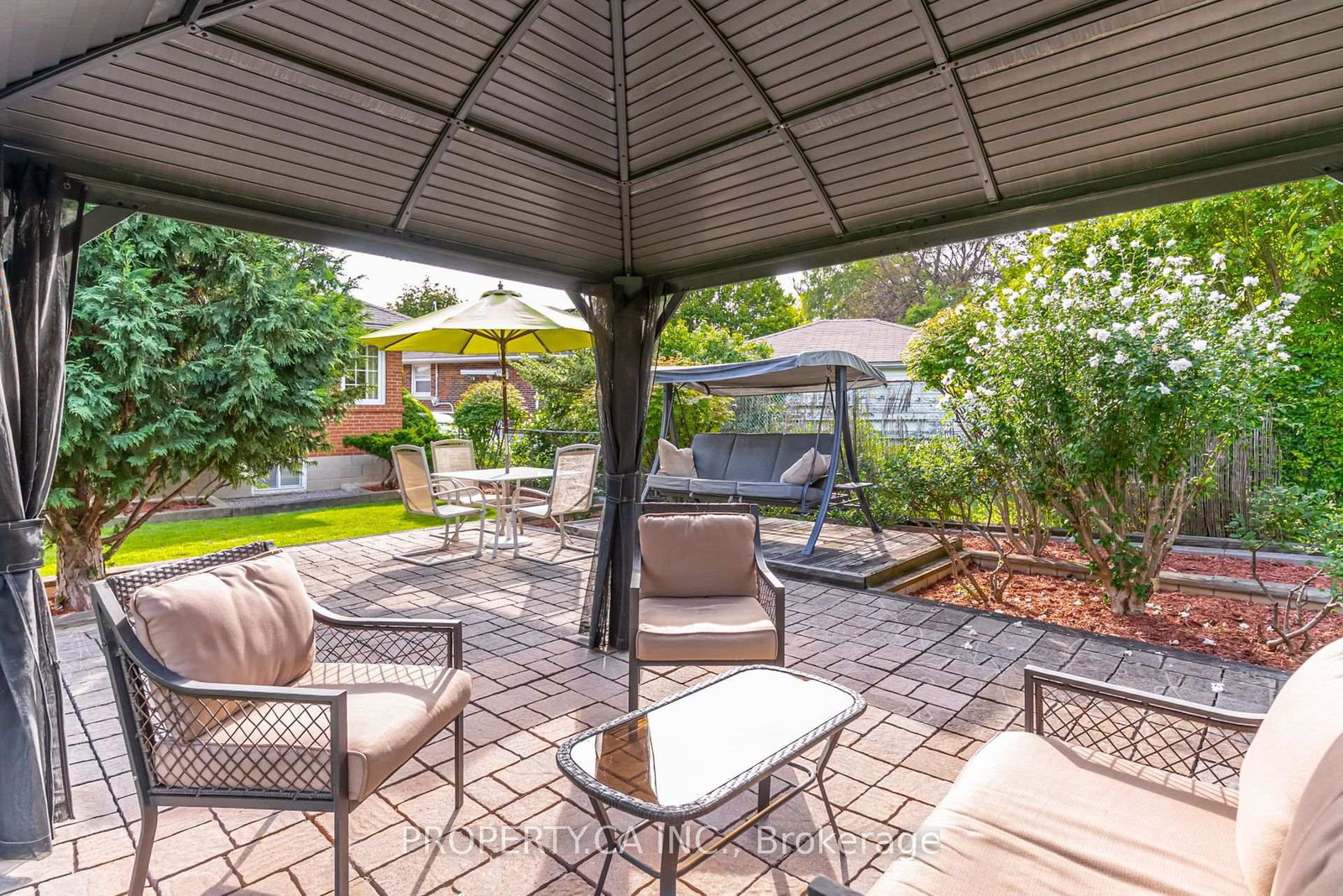 11 Barnsley Court • Toronto, ON photo 32