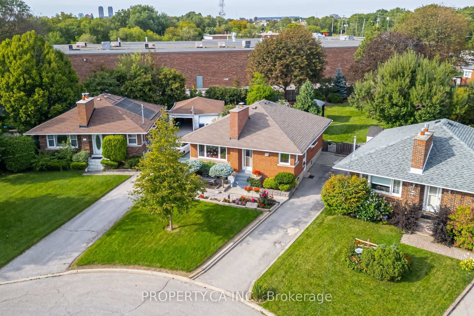 11 Barnsley Court • Toronto, ON photo 33
