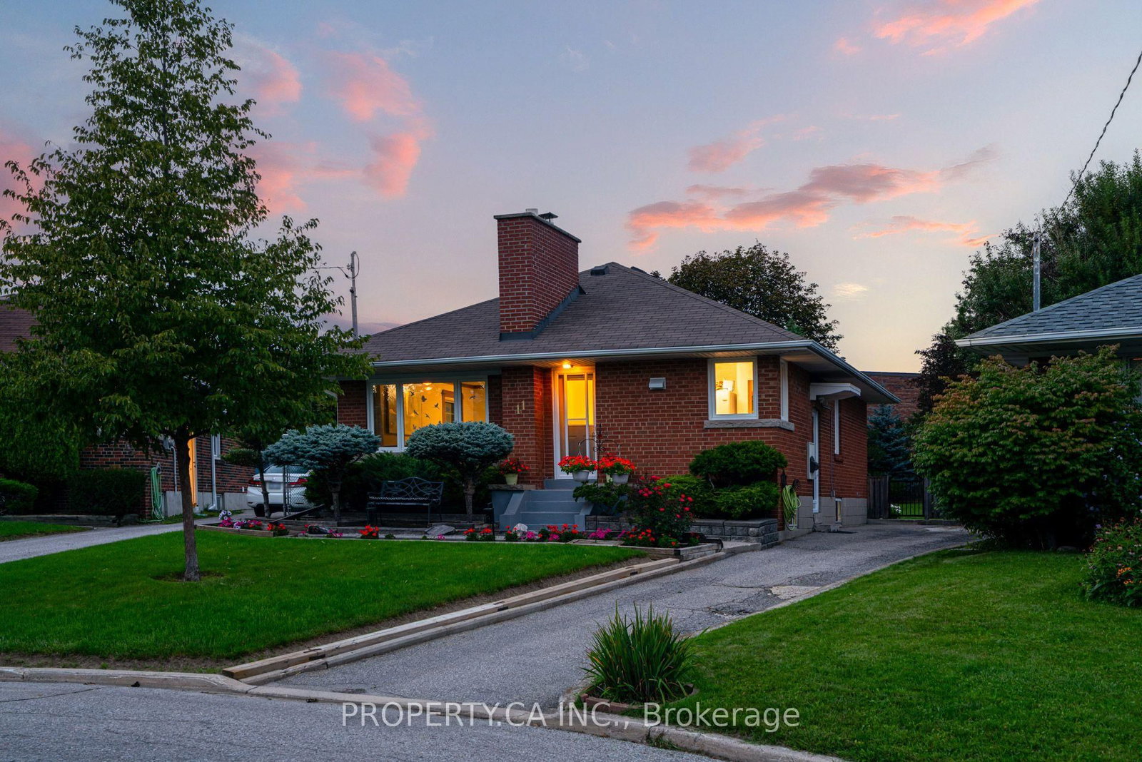 11 Barnsley Court • Toronto, ON photo 37