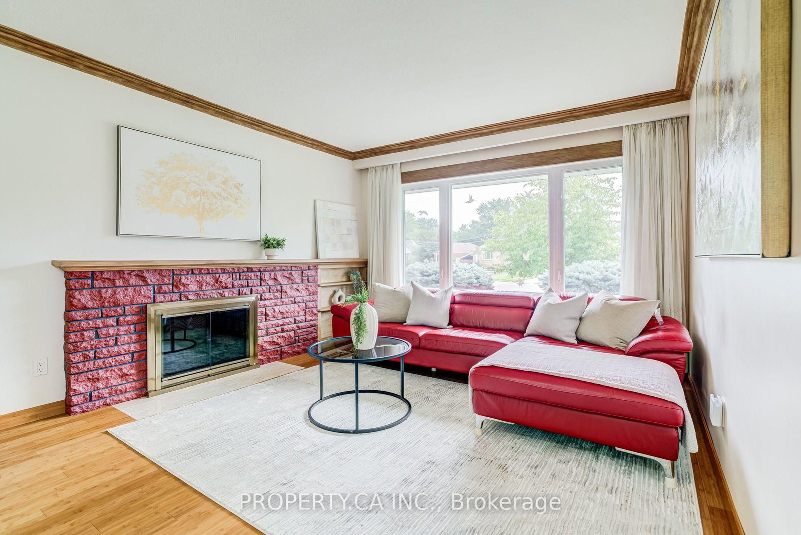 11 Barnsley Court • Toronto, ON photo 6
