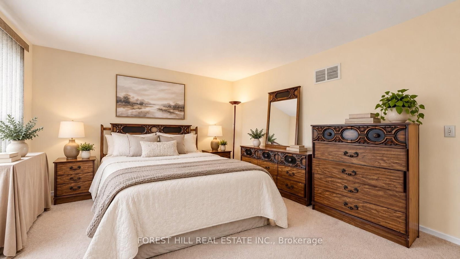 35 Treetops Court • Toronto, ON photo 12