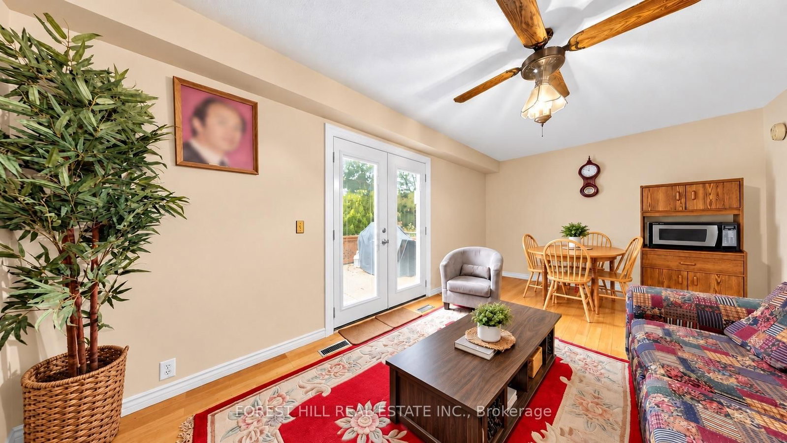 35 Treetops Court • Toronto, ON photo 6