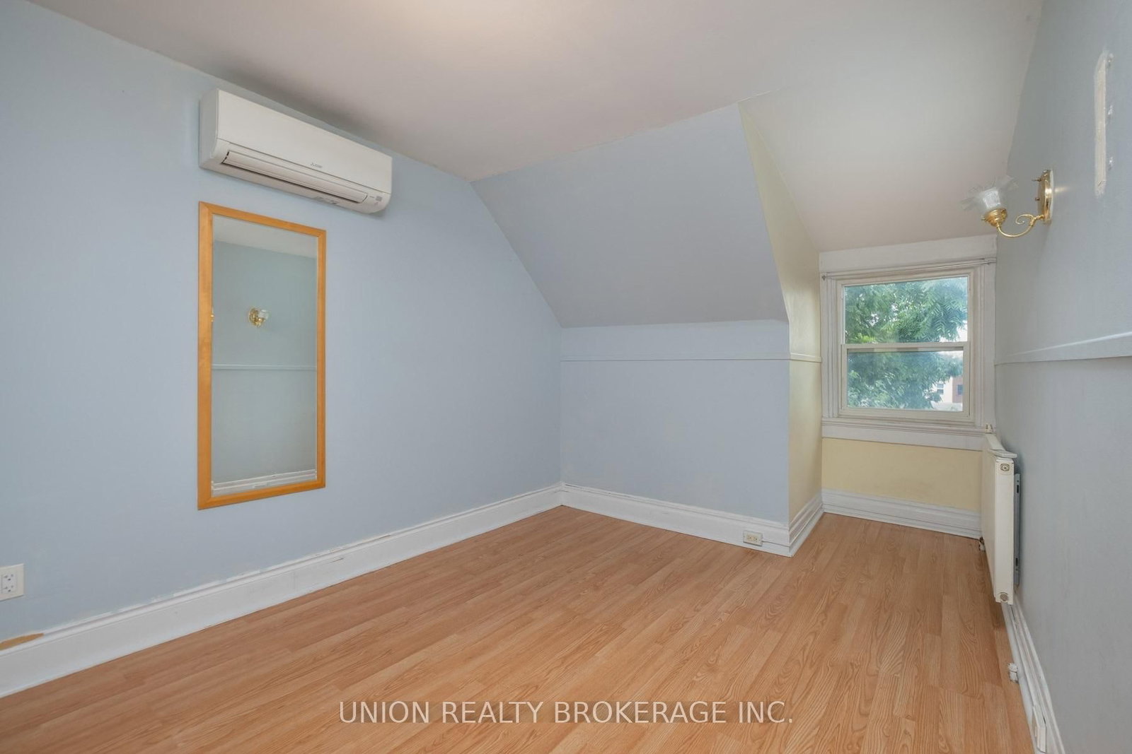 9 Simpson Avenue • Toronto, ON photo 17