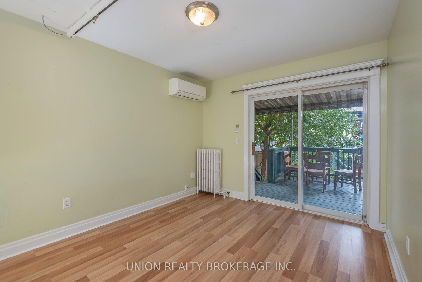 9 Simpson Avenue • Toronto, ON photo 9