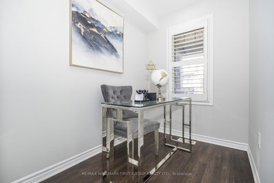 1019 Dragonfly Avenue • Pickering, ON photo 3