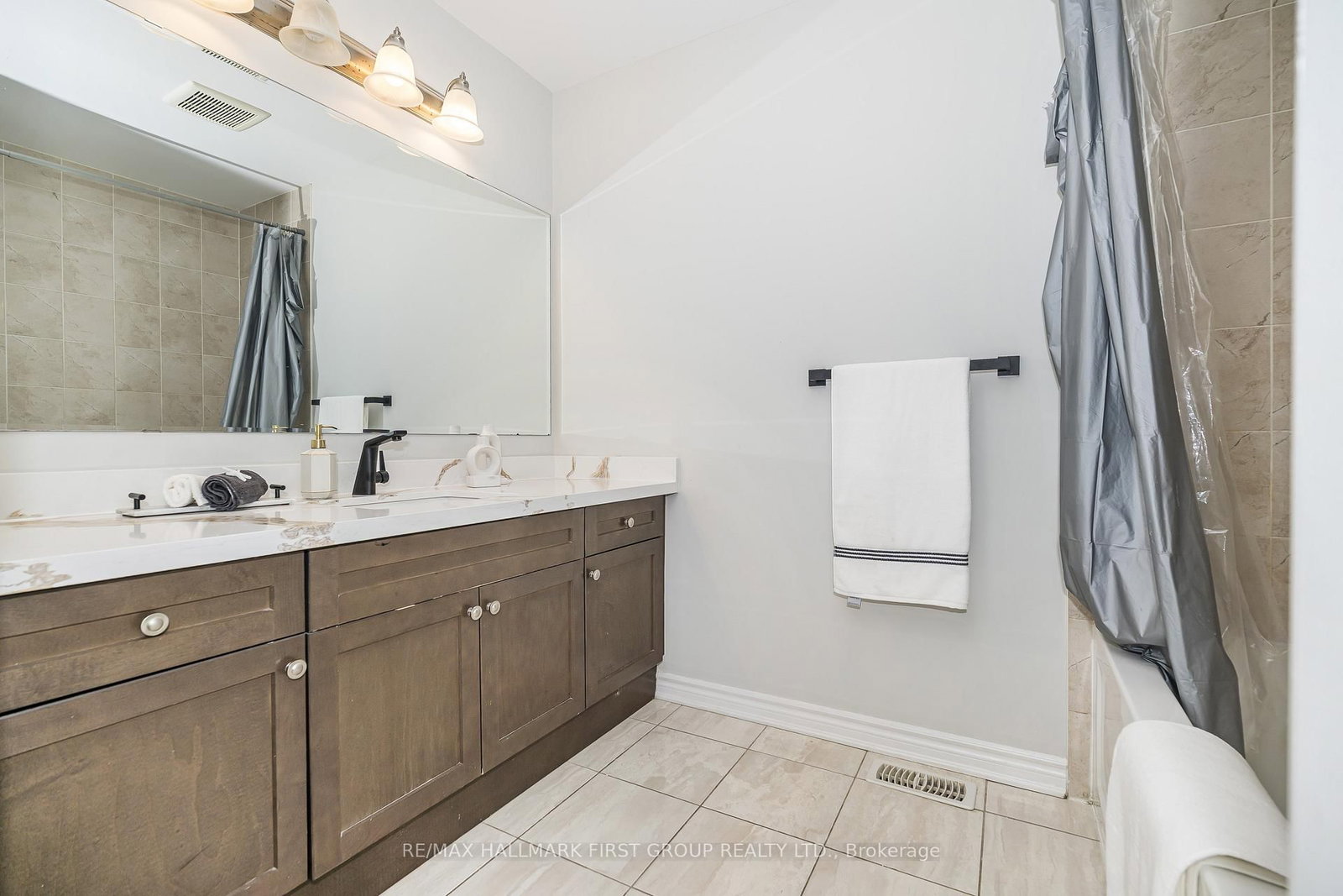 1019 Dragonfly Avenue • Pickering, ON photo 32